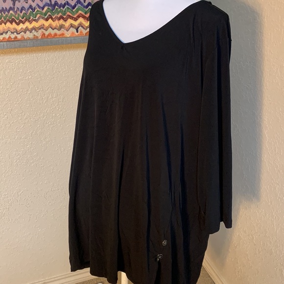 Susan Graver Women’s Plus Size Top - Picture 2 of 8